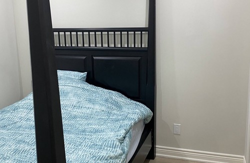 Hamilton House | RENOVATED | 2BED|2 BATH| SLEEP 5| HOUSE