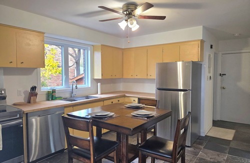 Vanier Apartment | Renovated 2BR Apartment in Vanier North – Steps from Beechwood & Downtown