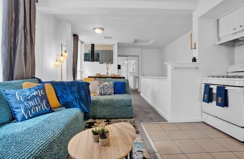 Germantown Apartment | Renovated 2BR in Germantown