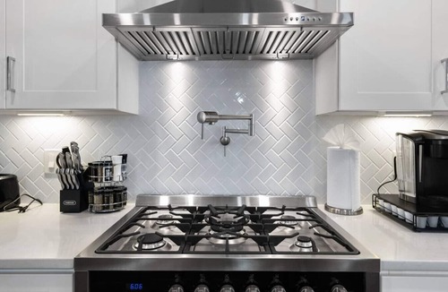 Trinidad Hotel | Renovated 2Level Flat+H St+Laundry