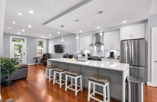 Trinidad Hotel | Renovated 2Level Flat+H St+Laundry