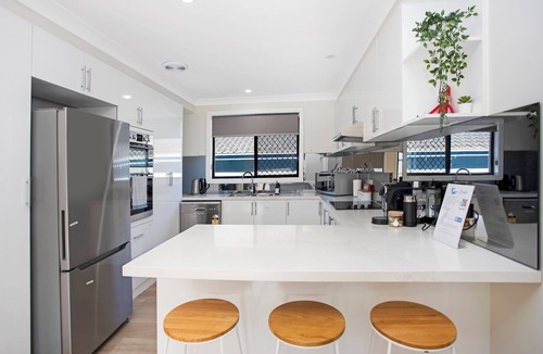 Umina Beach Apartment | Renovated 3 bed Unit with Views