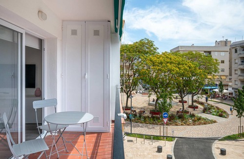 Torredembarra Apartment | Renovated 3-bedroom apartment near beach, air conditioning, parking