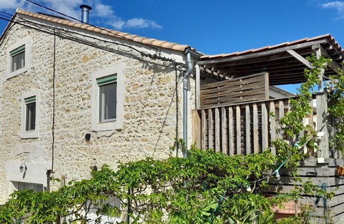 Ouveillan House | Renovated 3-bedroom barn sleeps 6