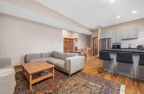 Benton Park Apartment | Renovated 3 Bedroom Penthouse Suite in Benton Park