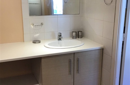 Allos Apartment | Renovated 35m2 studio with separate kitchen