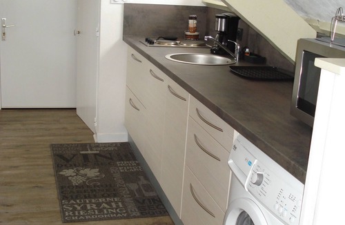 Courtoisville-Sillon-Moka Apartment | Renovated 38 m2 studio, facing the sea