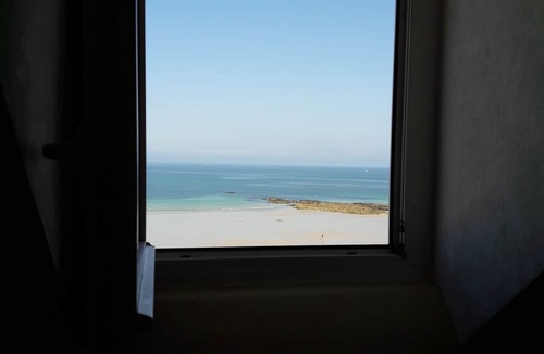 Courtoisville-Sillon-Moka Apartment | Renovated 38 m2 studio, facing the sea