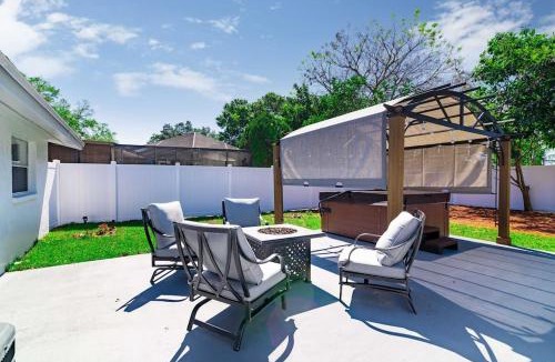 Apollo Beach House | Renovated 3B 2BA, oasis yard Hot tub