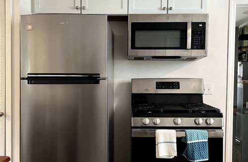 Madison Heights House | Renovated 3BR Home w/Parking & Pet-Friendly