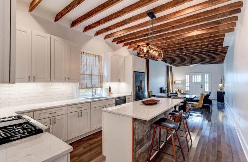 Saint Thomas Development House | Renovated 3BR home w chefs kitchen & HDTV