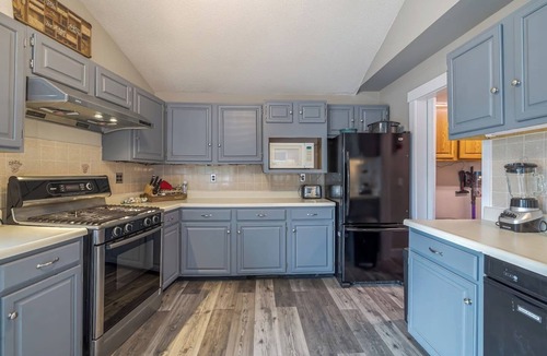 Bass Harbor Apartment | Renovated 3BR Rental in Bass Harbor! [High Deck]