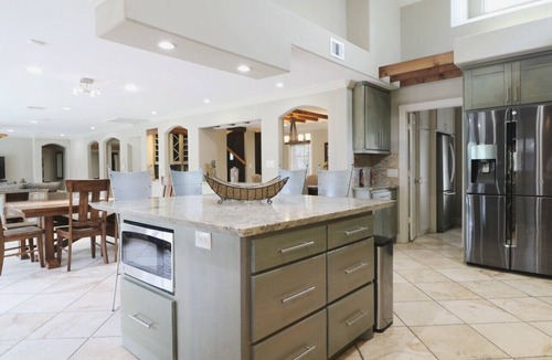 Houston House | Renovated 4 Bedroom 3.5 Bath with POOL Private Home Fully-furnished. MD Anderson