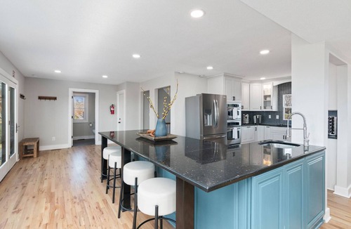 Independence House | Renovated 4BR+ Independence Retreat on 1.3 Acres