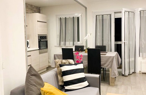La Madeleine Apartment | RENOVATED 50M2 APARTMENT ORLEANS TOWN CENTER