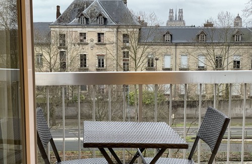 La Madeleine Apartment | RENOVATED 50M2 APARTMENT ORLEANS TOWN CENTER