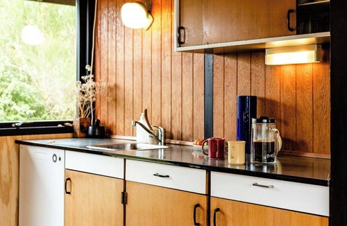 Hoeve Strand House | Renovated 70s home surrounded by lovely nature