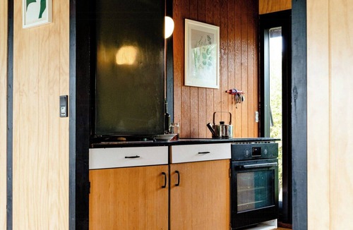 Hoeve Strand House | Renovated 70s home surrounded by lovely nature