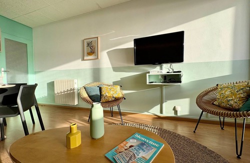 Saint-Jean-de-Monts Apartment | Renovated apartment in Saint Jean de Monts - Oceanfront - Internet access