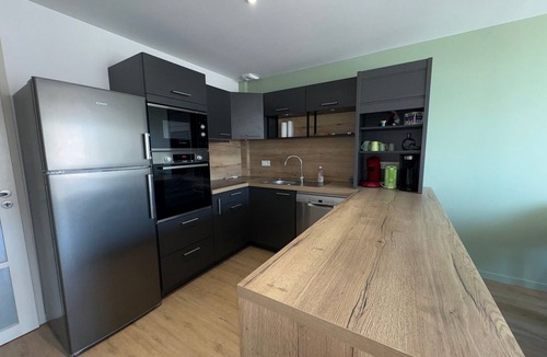 Saint-Jean-de-Monts Apartment | Renovated apartment 50m from sea for 6 people