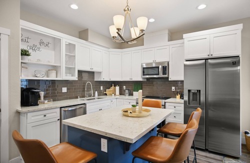 North Oak Park House | Renovated and Modern 3bed 2.5bath near Downtown & UCD Med Center! 🏠