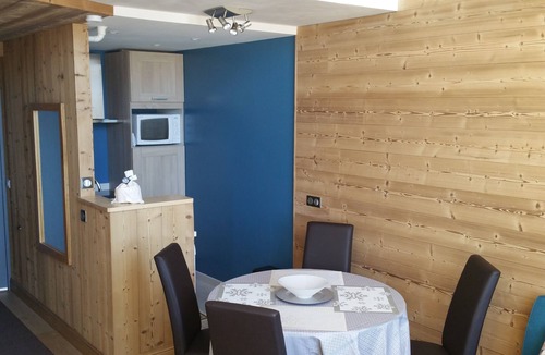 Avoriaz Apartment | Renovated and RARE Classified 3* Hyper Centre, at the foot of the slopes! Large bay window