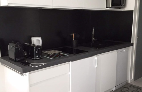 Le Pouliguen Apartment | Renovated apartment near the beach with parking
