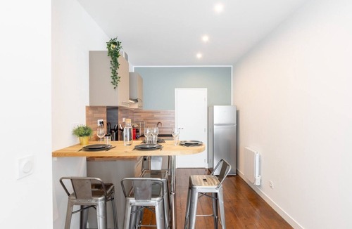 Lille-Moulins Apartment | Renovated apartment 3bed 2bath