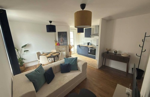 Valencay Apartment | Renovated apartment - Beauval stage - Castle - Garage
