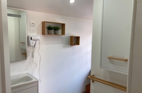Touques Apartment | Renovated apartment for 6, near beach, Touques