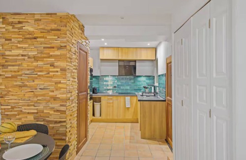 Hyeres City Centre Apartment | Renovated apartment - Historical center