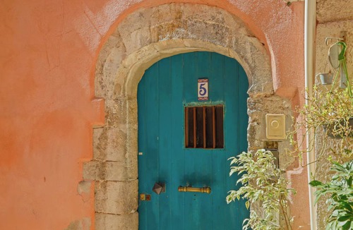 Hyeres City Centre Apartment | Renovated apartment - Historical center