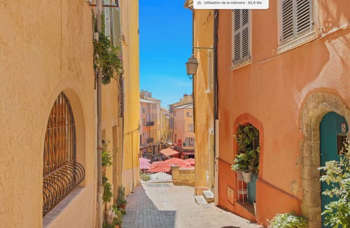 Hyeres City Centre Apartment | Renovated apartment - Historical center