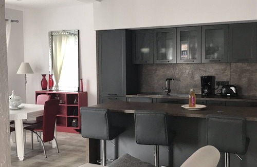Mirepoix Apartment | Renovated apartment in the heart of Mirepoix cutlery