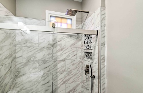 Schenectady Apartment | Renovated Apt: 1 Mi to Downtown!