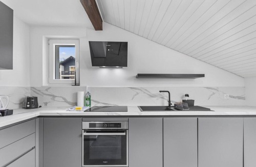 Chandolin-près-Savièse Apartment | Renovated attic with jacuzzi - 6 pers in Savièse