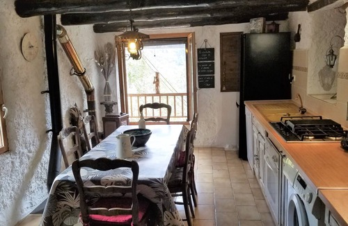 Roquebilliere House | Renovated barn facing the Mercantour peaks