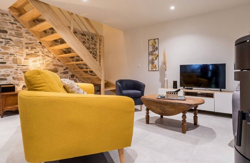 Nort-sur-Erdre Cottage | Renovated Barn with Terrace & Garden, Near Canal, 20km from Nantes - Ideal for Families or Professionals