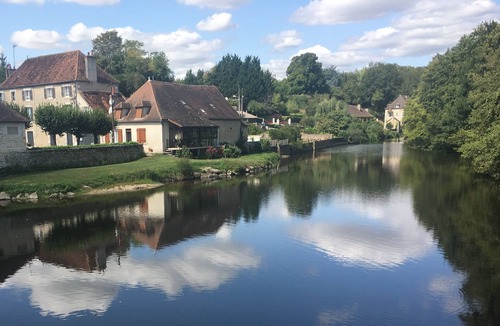 La Trimouille House | Renovated Barn With River Views