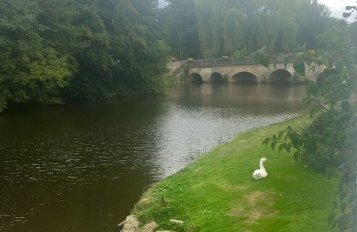 La Trimouille House | Renovated Barn With River Views