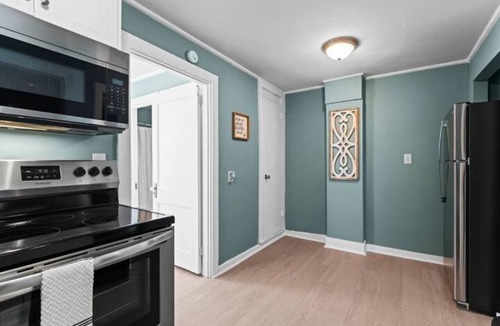Fox Hill - Grandview House | Renovated-Beach Bungalow-Walk to Beach
