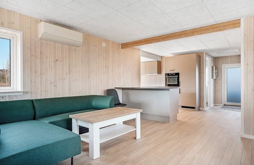 Sjølund House | Renovated beach house with unique location