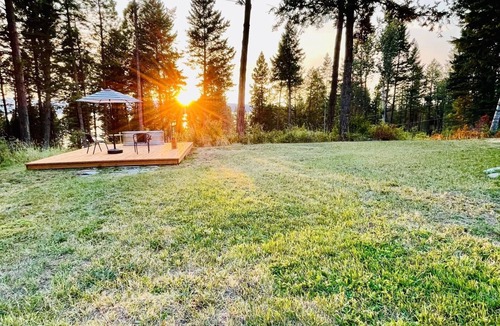 Bigfork Cabin | Renovated Bigfork Cabin with Flathead Lake Views + Cherry Orchard