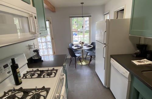 Middletown House | Renovated Blue Cottage 5 mins from Downtown San Diego