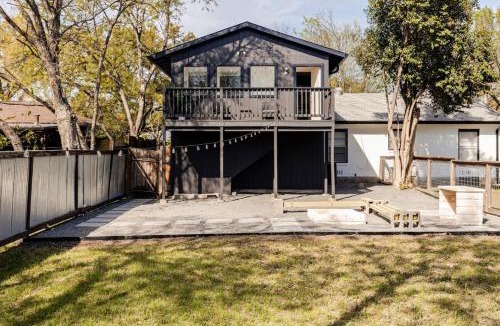 Brentwood House | Renovated Brentwood Home