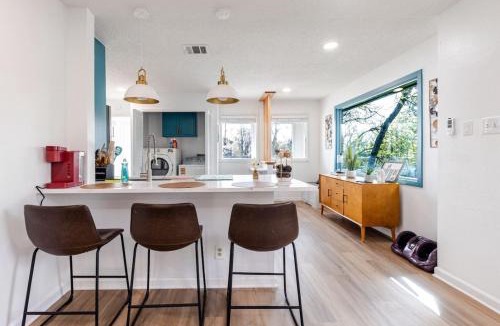 Brentwood House | Renovated Brentwood Home