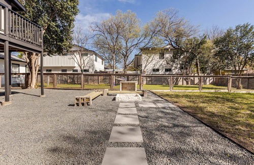Brentwood House | Renovated Brentwood Home Near DT, Domain & Q2