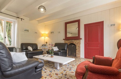 Donges Cottage | Renovated Breton Cottage with Parking & WiFi