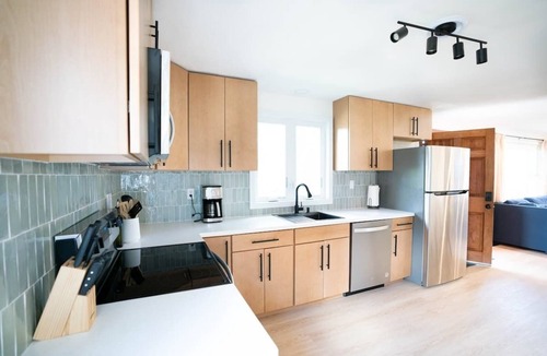 Kenyon House | Renovated Bungalow - Pet Friendly
