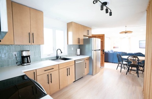 Kenyon House | Renovated Bungalow - Pet Friendly